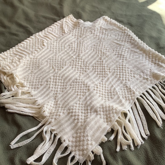INC light-weight cream poncho.  Size Small/Medium - Picture 3 of 3